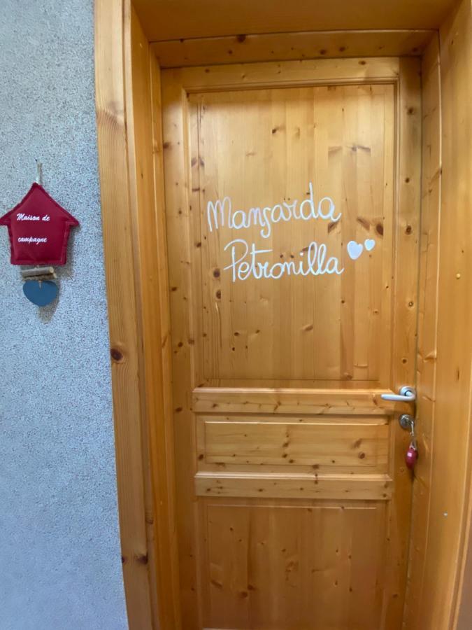 Mansarda Petronilla Apartamento Piazzatorre Exterior foto